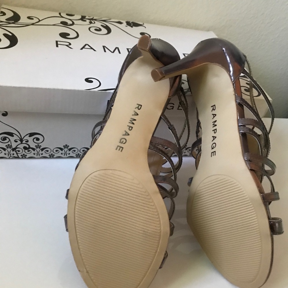Rampage Sandles - Picture 3 of 4